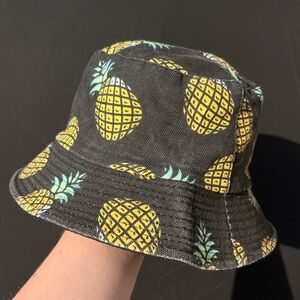 Black Pineapple Print Bucket Hat